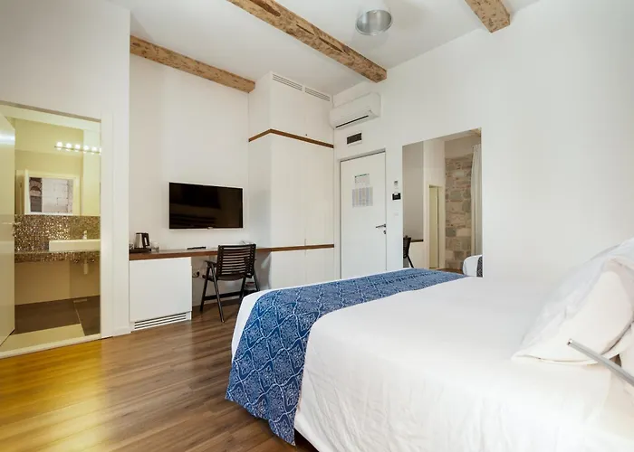 Azur Luxury Guest house