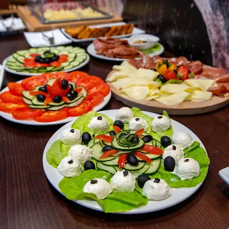 غرف أزور بالاس لاكشري بيت ضيافة 4*