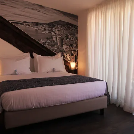 Πανσιόν Azur Palace Luxury 4*