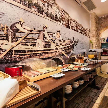 Azur Palace Luxury Πανσιόν Σπλιτ