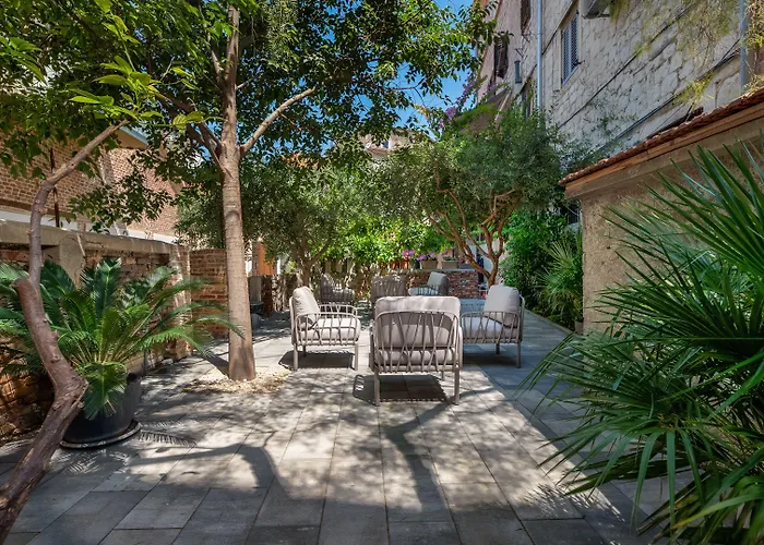 Azur Luxury Guest house Split