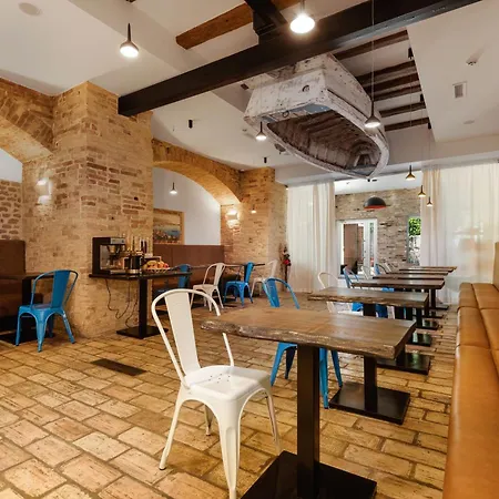 Azur Palace Luxury 4* Split