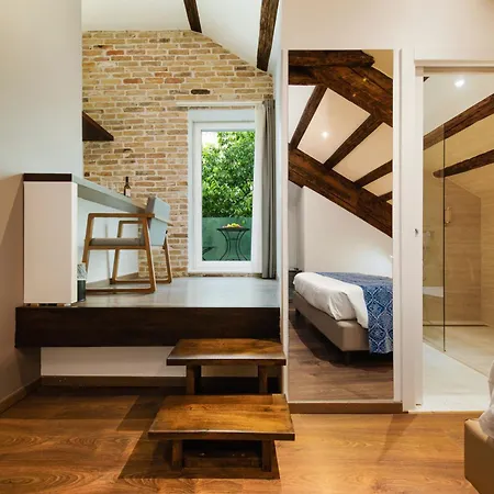 Konukevi Azur Palace Luxury 4*